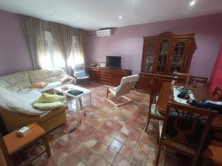 Casa a Huétor Tájar. Casa en la fabrica
