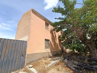 Finca rústica a Moraleda de Zafayona. Terreno con cortijo en moraleda de zafayona