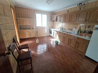 Casa a Huétor Tájar. Casa con gran bajo