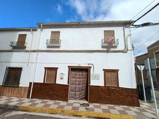 Casa a San juan 31. Casa en esquina huétor tájar