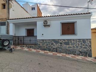 Casa a Huétor Tájar. Casa en planta baja en venta nueva
