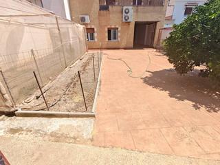 Chalet à Moraleda de Zafayona. Chalet listo para entrar a vivir gran patio