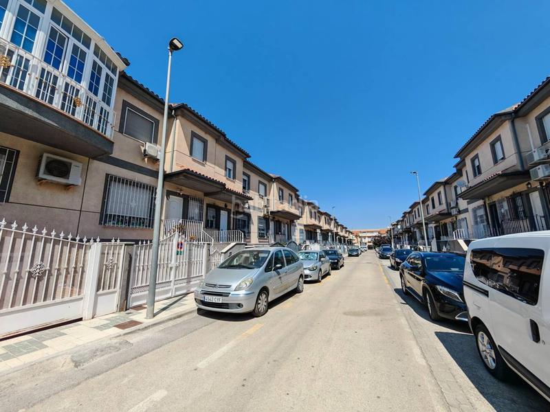 Foto 4c5a802c-6240-4134-83a7-b76fcd80326d. Casa adosada  zona mercadona en Maracena
