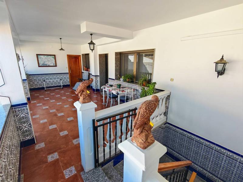 Foto 488f5157-9862-484b-9227-b6c9b1d0a96a. Dúplex piso y bajo , con garaje ,terraza y patio en Villanueva Mesía