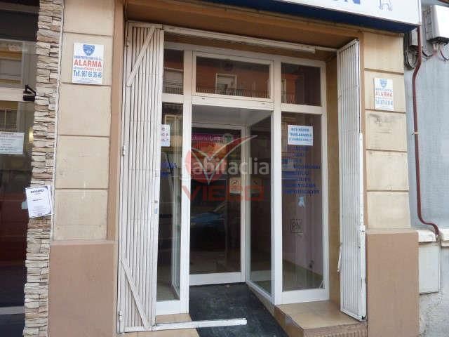 Foto 0bc0e340-805e-4686-b03e-1dd542279906. Local comercial a Centro Cuenca