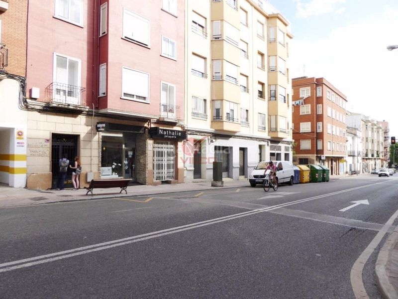 Foto e77a2046-99cf-4cd6-b023-de8e94dc2a8f. Local comercial a Centro Cuenca