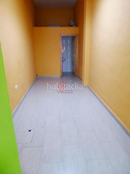 Foto f6c614b8-6351-4960-8995-46c21aeff77e. Local comercial a Centro Cuenca