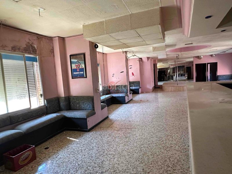Foto 90bf6daf-2576-4b4e-ae48-99fb72919028. Local comercial a Centro Cuenca