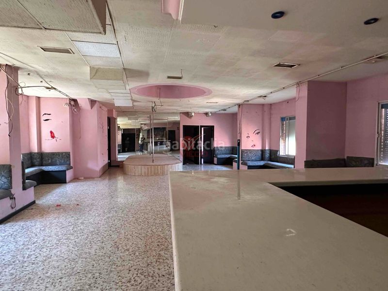 Foto c930a7c9-fd50-4e52-b79d-d12bdc6d3240. Local comercial a Centro Cuenca