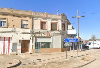 Casa  Carretera madrid-valencia. Vivienda doble con locales a pie de carretera.