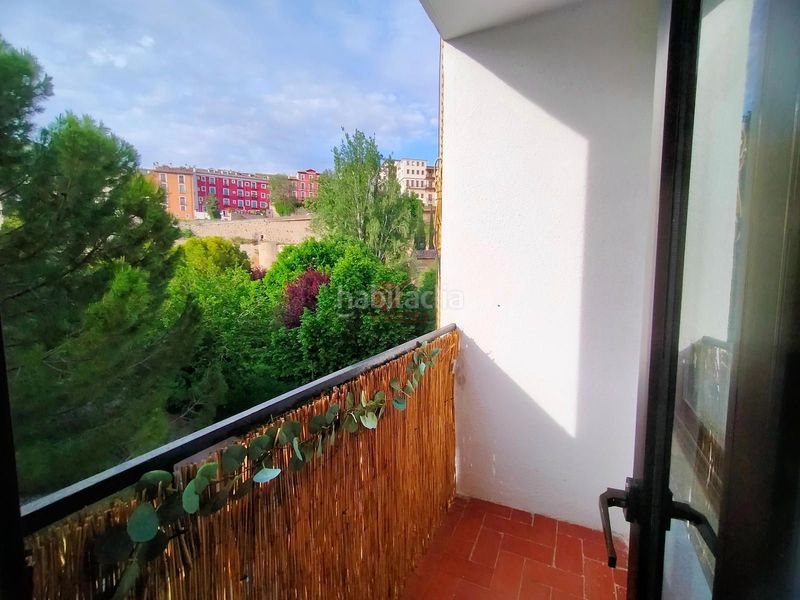 Foto c7002ddd-ab95-48d2-a251-24e6c38dcded. Piso en Centro Cuenca