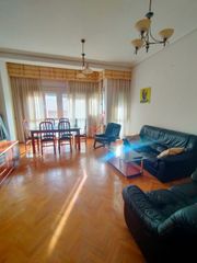 Rent Flat  Colon. Espléndido piso de 3 dormitorios en la calle colón.