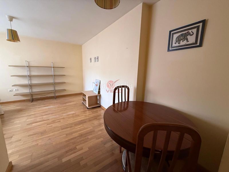 Foto a112d887-80fc-4e9c-b18f-54bb30ef43eb. Piso en Centro Cuenca