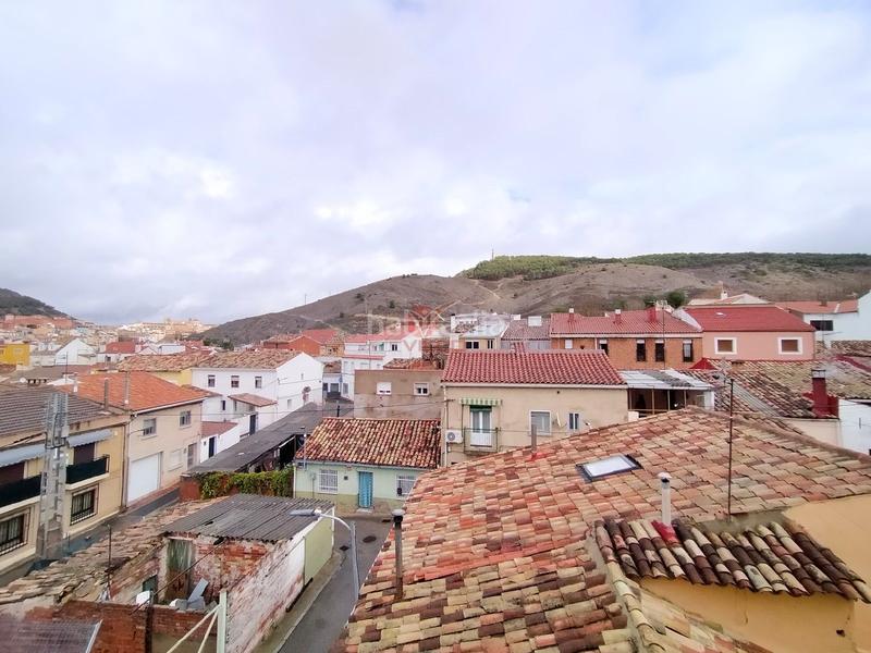 Foto a588df42-f08a-4e21-b4d6-dd8172523a5a. Casa amb calefacció aparcament terrassa a Los Tiradores Cuenca