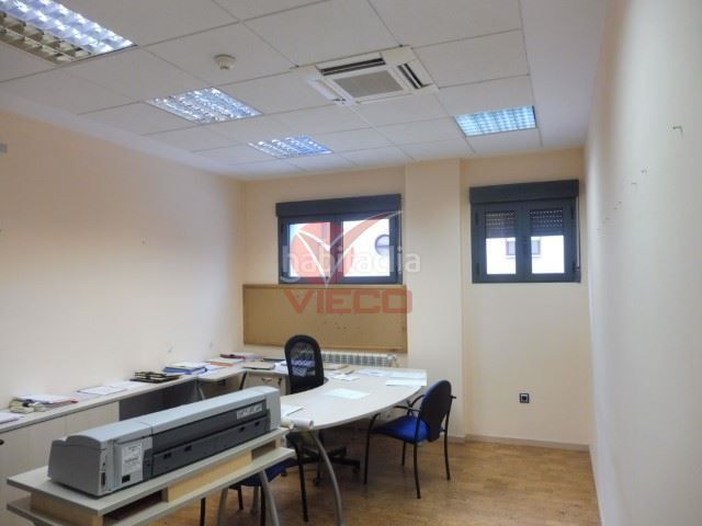 Foto 18ad60c3-b0e3-42ee-958e-e46eef999b6a. Local comercial a Centro Cuenca