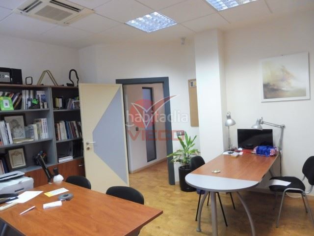 Foto 4ab0e307-927c-42ea-86a5-fc787569eae4. Local comercial a Centro Cuenca