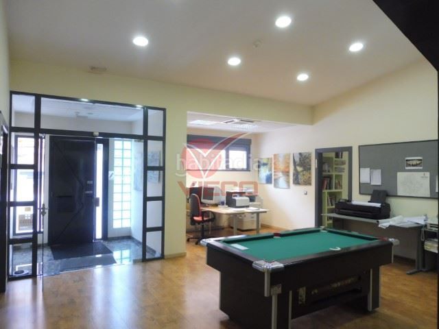 Foto 67c3d0e2-1b0f-48ab-ab8a-febca19ab0c5. Local comercial a Centro Cuenca