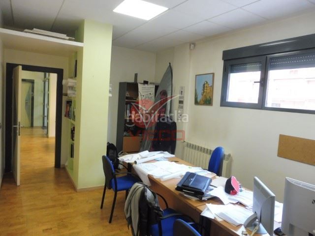 Foto c7f68126-9306-417a-a098-d3e628ce1ca1. Local comercial a Centro Cuenca
