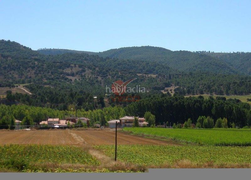 Foto a78bc997-d54e-40c0-97b4-9f56965c802e. Terreno residencial fenomenal solar para chalet. 886 m2,. con excavación de garaje. en esquina en Villalba de la Sierra