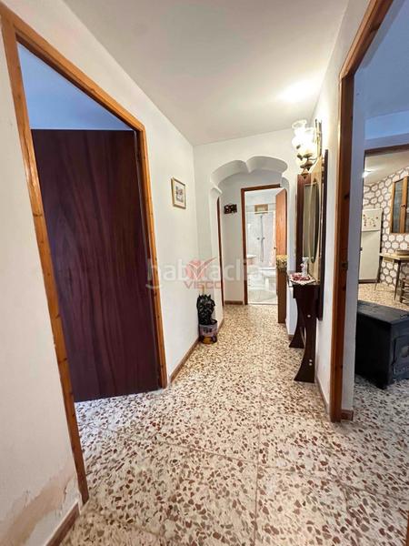 Foto 496cbc2d-7e52-4230-81b1-791992cf2979. Casa  independiente en buen uso. amplio jardín. patio y aparcamiento cubierto en Casasimarro