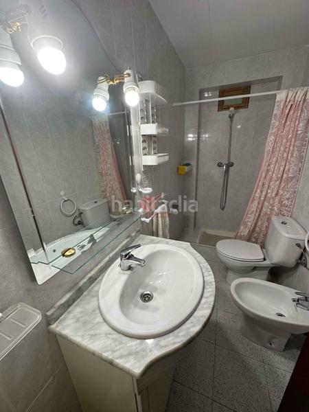 Foto fd9dd774-1e34-4f77-a721-bb6db31e9837. Casa  independiente en buen uso. amplio jardín. patio y aparcamiento cubierto en Casasimarro
