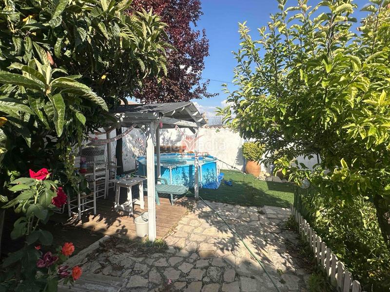 Foto d5a48f0d-7ccf-4b21-8ff3-5d3a81063207. Casa  con patio en muy buen estado perfecta para vacaciones o segunda residencia en Torrejoncillo del Rey