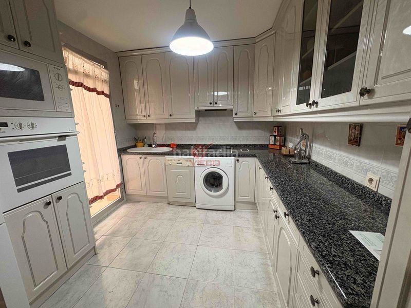 Foto 108e8c28-72b2-470f-9c32-2532fd107494. Flat with heating parking in Centro Cuenca