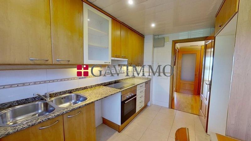 Foto 4b153ebe-33d5-418b-b08b-4dbcd9403bd7. Alquiler piso alquiler atico duplex en Gava Mar en Gavà