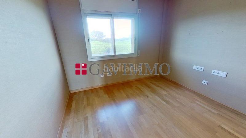 Foto b3beb563-e2d1-4ae1-b3f7-463eda72306e. Alquiler piso alquiler atico duplex en Gava Mar en Gavà