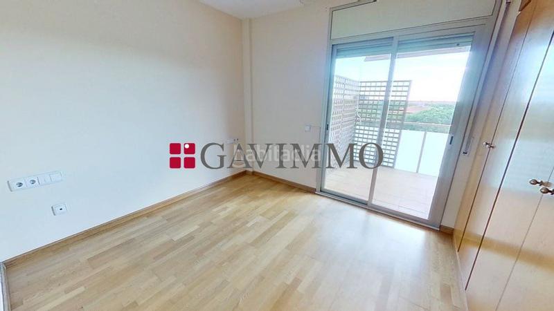 Foto dd63f01a-ee19-4f60-8cd6-4b501c384f77. Alquiler piso alquiler atico duplex en Gava Mar en Gavà