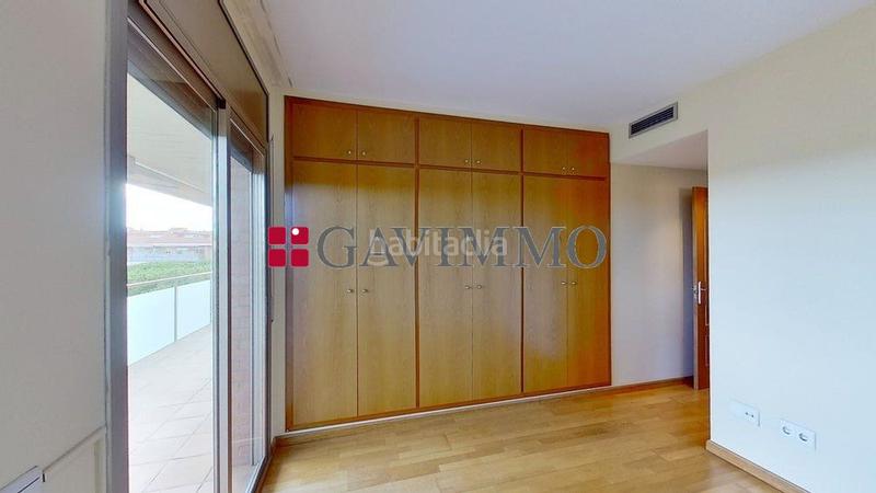 Foto ed68eaad-dea7-480b-a476-f5bc29c70408. Alquiler piso alquiler atico duplex en Gava Mar en Gavà