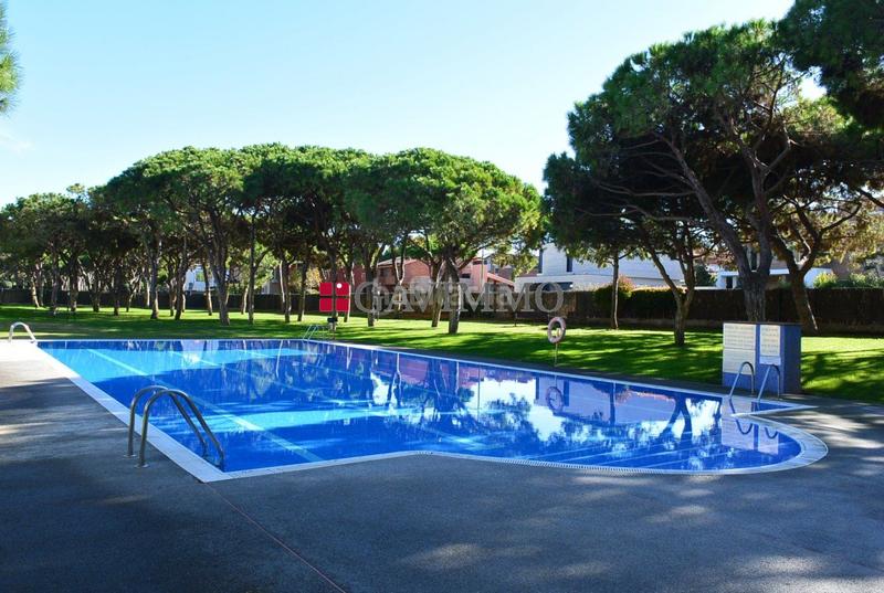 Foto 05ed6944-42d4-4401-bcfe-9f15e152c15a. Lloguer pis amb calefacció aparcament piscina a Gava Mar Gavà
