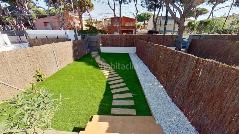 Foto 0ee25f3e-7b4d-4860-81a9-7a7776fc9feb. Casa adossada amb calefacció aparcament piscina a Castelldefels
