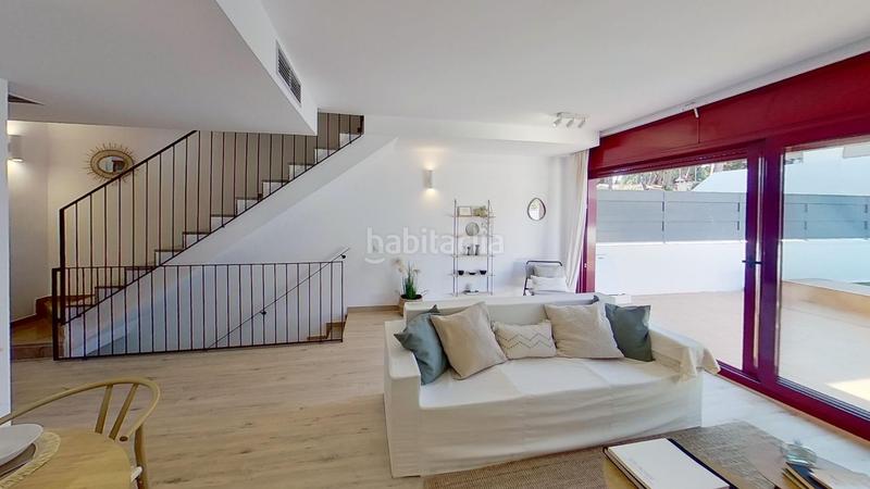 Foto 6a22a05c-8b7d-49d4-a8b9-c201b3a76553. Casa adossada amb calefacció aparcament piscina a Castelldefels