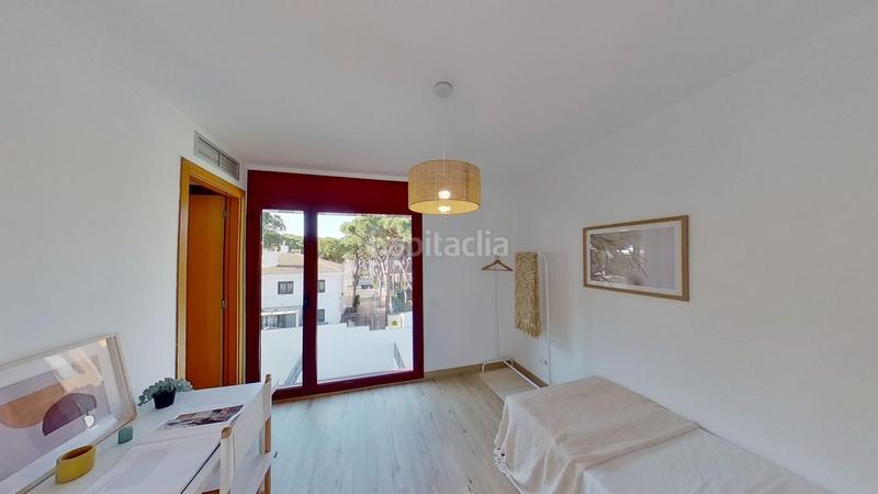 Foto 7aef9922-beb1-41da-935d-c498197b2e50. Casa adossada amb calefacció aparcament piscina a Castelldefels