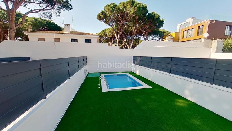Foto 8fbb5de5-cdf3-46c5-968f-6237a81629da. Casa adossada amb calefacció aparcament piscina a Castelldefels