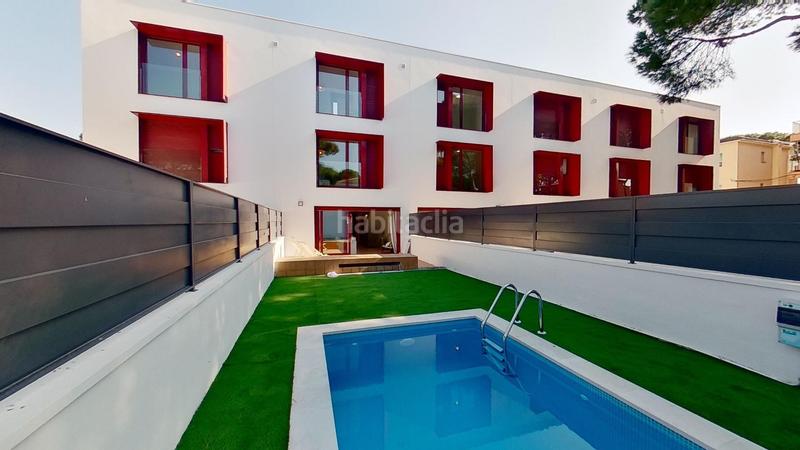 Foto b6810d34-2519-497b-bb61-3998250953ad. Casa adossada amb calefacció aparcament piscina a Castelldefels