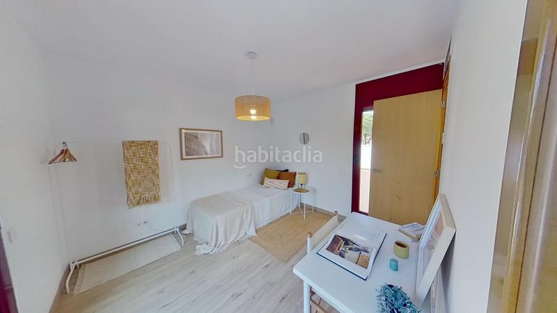 Foto ca603671-470b-45c2-ad9a-60d1aa0515f1. Casa adossada amb calefacció aparcament piscina a Castelldefels