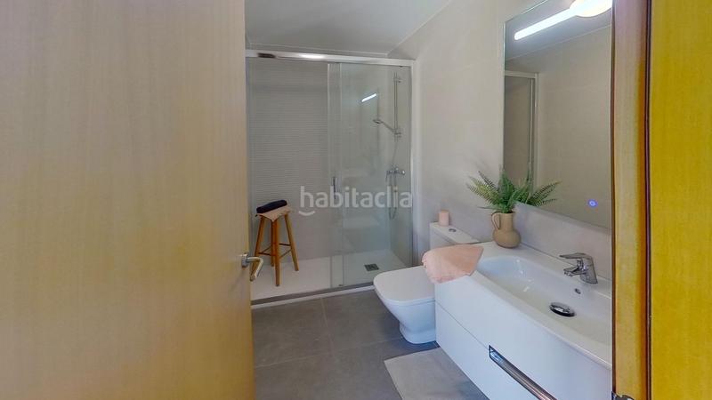 Foto cbb558b6-fe50-45ac-a40d-5a379db878ff. Casa adossada amb calefacció aparcament piscina a Castelldefels