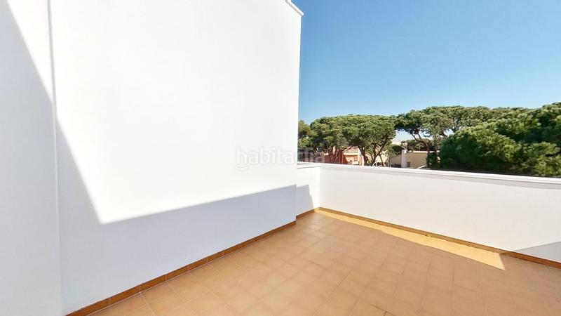 Foto df4fe26f-2969-4699-a089-7ee3e8683edc. Casa adossada amb calefacció aparcament piscina a Castelldefels