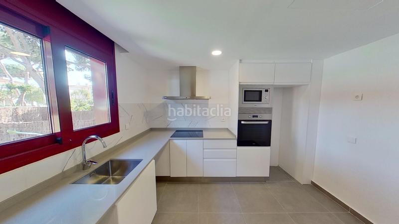 Foto 67626bc6-6f1a-4ad8-b35a-ecf4e2bf65cb. Casa adossada amb calefacció aparcament a La Pineda Castelldefels