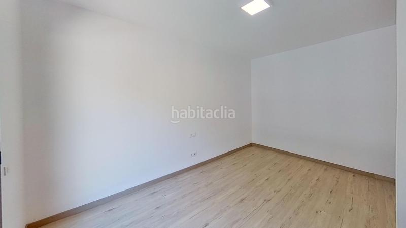 Foto 6e42cb86-fb29-479e-a279-8ec2a2d186d4. Casa adossada amb calefacció aparcament a La Pineda Castelldefels