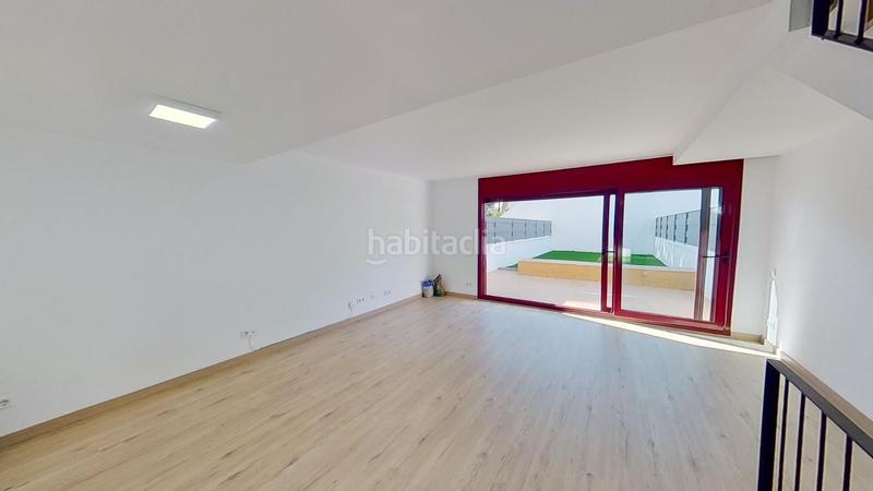 Foto 83d9edad-17cf-447e-9431-dd47712b3f0c. Casa adossada amb calefacció aparcament a La Pineda Castelldefels