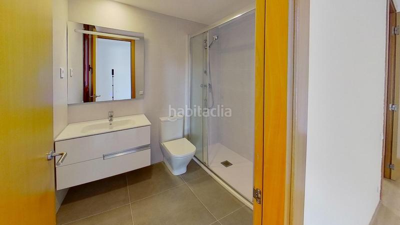 Foto b4397e87-a1ba-47a0-bad1-fd93de7a0936. Casa adossada amb calefacció aparcament a La Pineda Castelldefels