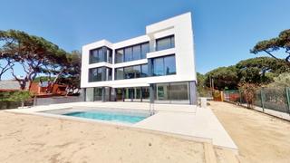 Xalet a Gava Mar. Fantastica casa independiente en la manzana de oro de gava mar