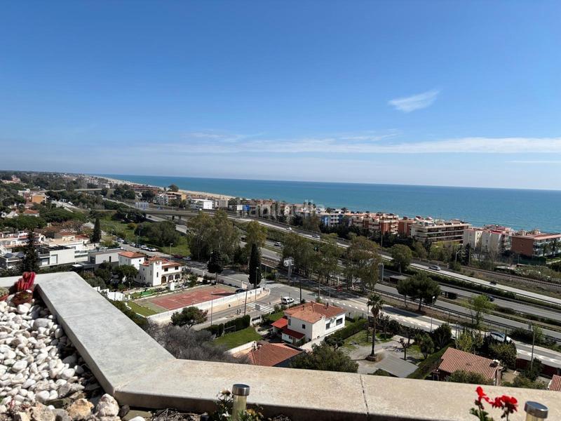 Foto 46502323-2c34-44cb-88b4-5368c53920a9. Duplex con riscaldamento parcheggio piscina in les botigues de Sitges Sitges