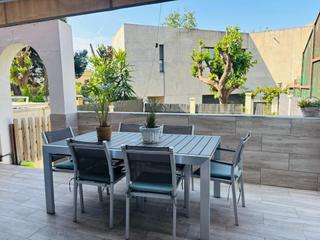 Maison jumelée à Can Bou. Chalet adosado en venta en can bou