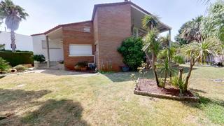 Rent House in Gava Mar. En alquiler casa independiente