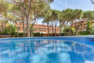 Casa adossada a Gava Mar. Encantadora casa adosada en venta en gavà  a un paso del mar