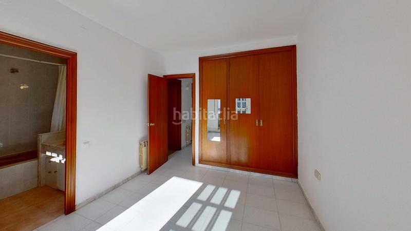 Foto 1227b901-056d-4aa8-b914-33bbcb78b15f. Casa a schiera con riscaldamento parcheggio piscina in Castelldefels